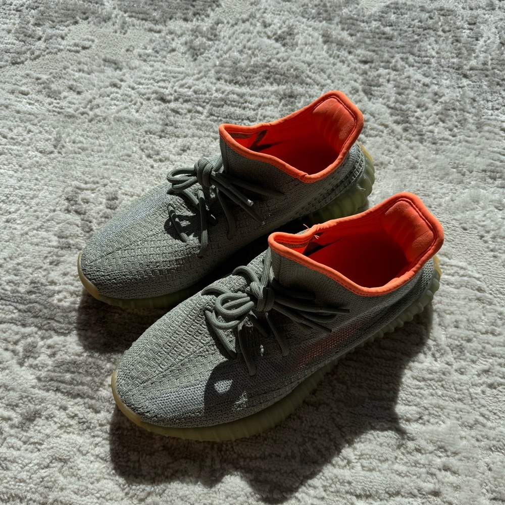 Yeezy sneakers, Male size 7,5 , condition is like a new !